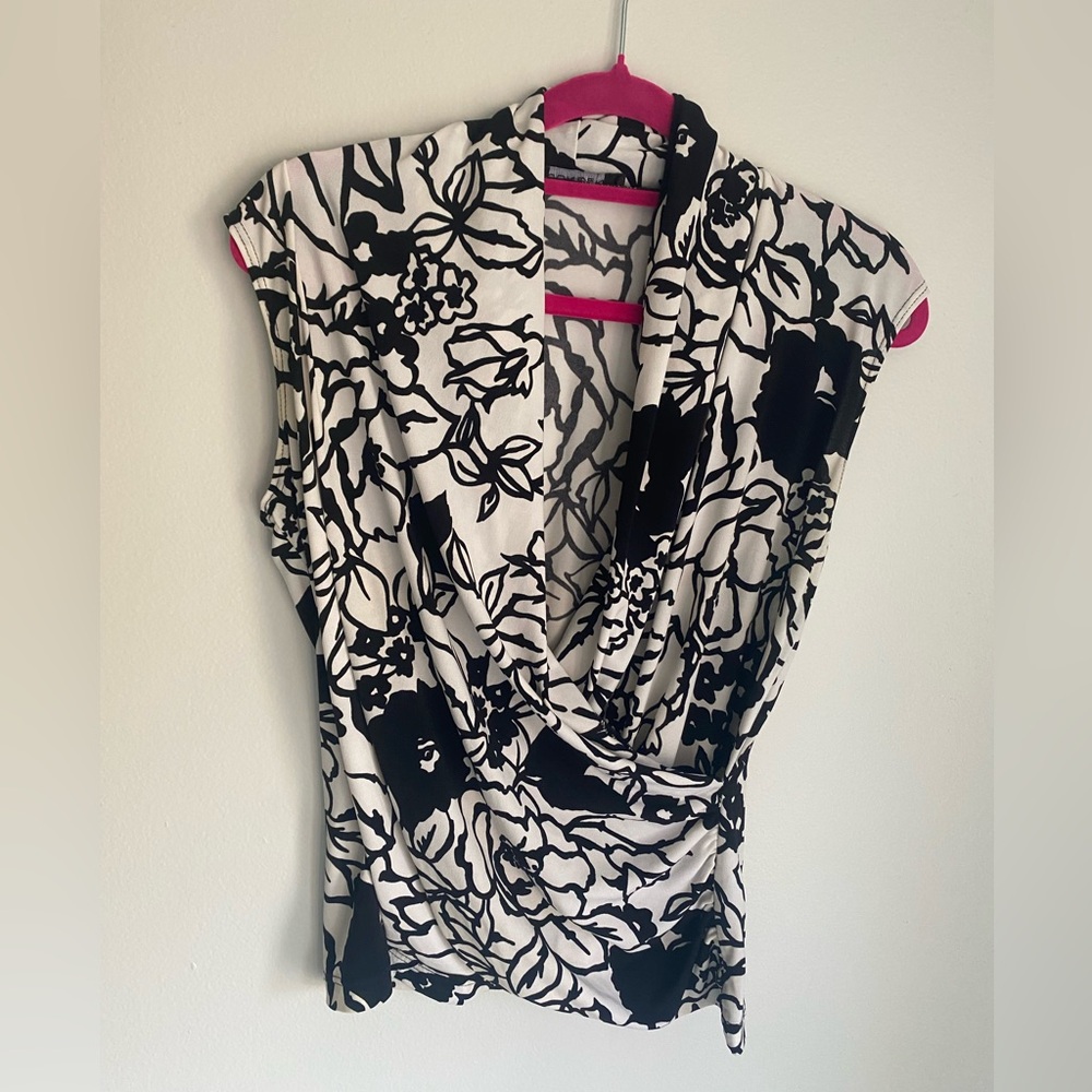 JONDEN Black and White Floral Print Stretchy  Top